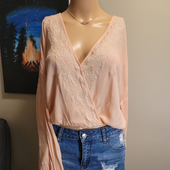 Forever 21 Peach Longsleeves Blouse - Picture 1 of 4